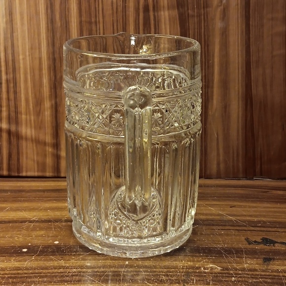 Vintage antique Higbee glass EAPG pitcher creamer - Picture 3 of 5